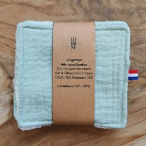 lingette démaquillante bleue